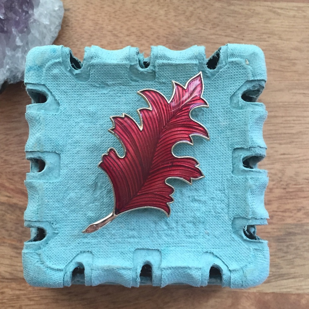 Enamel leaf autumn brooch pin vintage